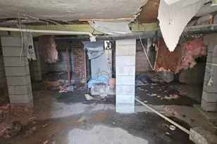 1105 Organ St, Eldorado, IL 62930 - Photo 17