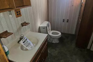 1105 Organ St, Eldorado, IL 62930 - Photo 15