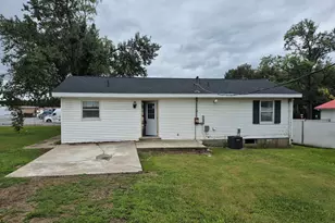 802 Dillard St, Eldorado, IL 62930 - Photo 23
