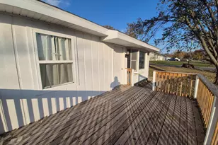 802 Dillard St, Eldorado, IL 62930 - Photo 21