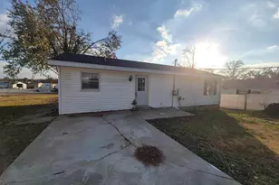 802 Dillard St St, Eldorado, IL 62930 - Photo 21