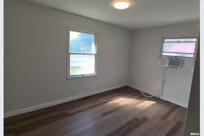 802 Dillard St Street, Eldorado, IL 62930 - Photo 13