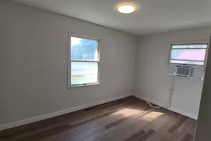 802 Dillard St St, Eldorado, IL 62930 - Photo 13