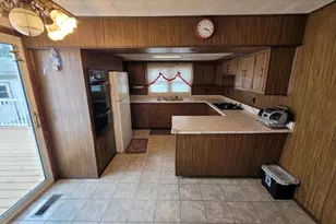 405 St Clair St, Odin, IL 62870 - Photo 5