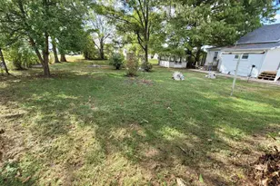 405 St Clair St, Odin, IL 62870 - Photo 43