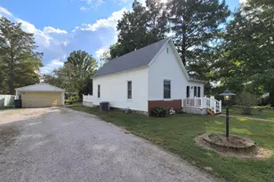 405 St Clair St, Odin, IL 62870 - Photo 41