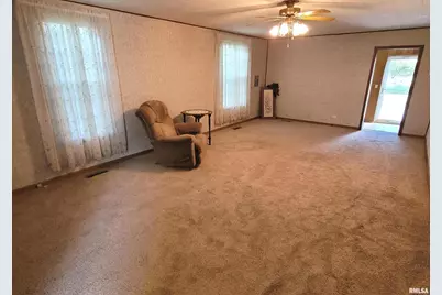 405 Saint Clair Street, Odin, IL 62870 - Photo 9