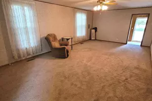 405 St Clair St, Odin, IL 62870 - Photo 9