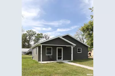 101 N Railroad Street, Patoka, IL 62875 - Photo 1