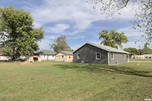 101 N Railroad St, Patoka, IL 62875 - Photo 13