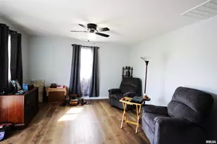 101 N Railroad St, Patoka, IL 62875 - Photo 5