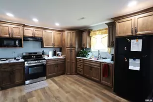 101 N Railroad St, Patoka, IL 62875 - Photo 7