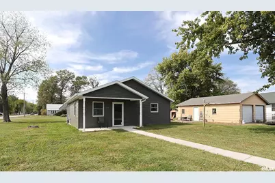 101 N Railroad Street, Patoka, IL 62875 - Photo 3