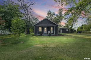 2109 N Broadway Ave, Salem, IL 62881 - Photo 3