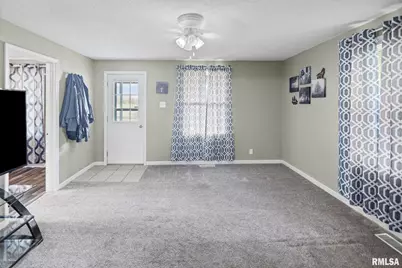 2109 N Broadway Avenue, Salem, IL 62881 - Photo 11