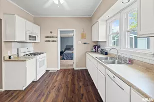 2109 N Broadway Ave, Salem, IL 62881 - Photo 19