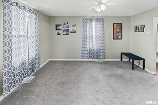 2109 N Broadway Ave, Salem, IL 62881 - Photo 13