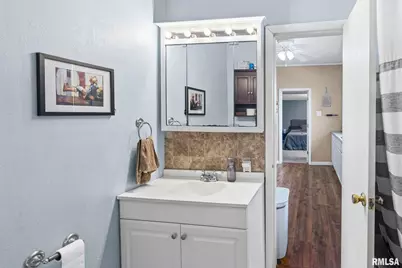 2109 N Broadway Avenue, Salem, IL 62881 - Photo 17