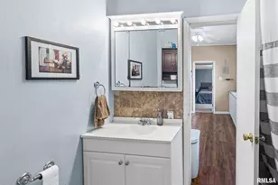 2109 N Broadway Ave, Salem, IL 62881 - Photo 17