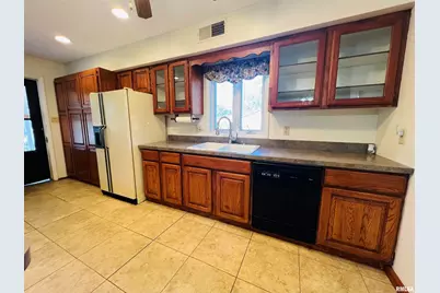 295 Country Acres Road, Eldorado, IL 62930 - Photo 17