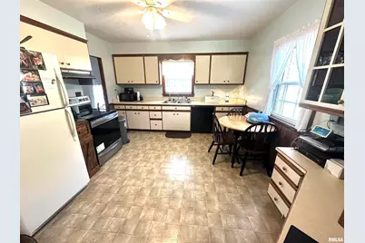 420 W 3rd Street, Centralia, IL 62801 - Photo 5