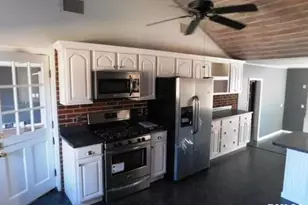 321 W Boone St, Salem, IL 62881 - Photo 41