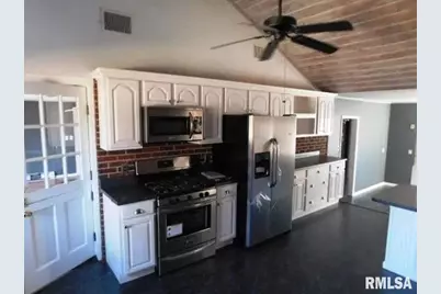 321 W Boone Street, Salem, IL 62881 - Photo 41