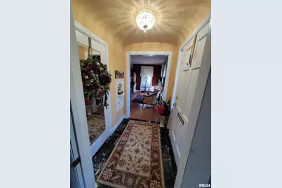 321 W Boone Street, Salem, IL 62881 - Photo 5