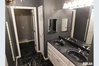 321 W Boone Street, Salem, IL 62881 - Photo 43