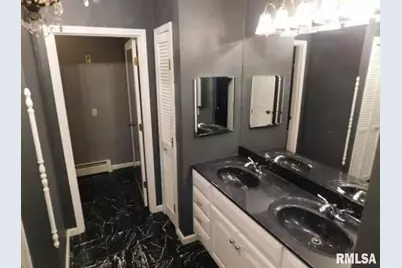 321 W Boone Street, Salem, IL 62881 - Photo 43