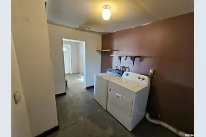 233 N US Hwy 45, Cisne, IL 62823 - Photo 23