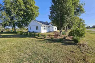 233 N US Hwy 45, Cisne, IL 62823 - Photo 7