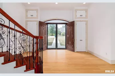 12 Clear Lake Drive, Centralia, IL 62081 - Photo 5