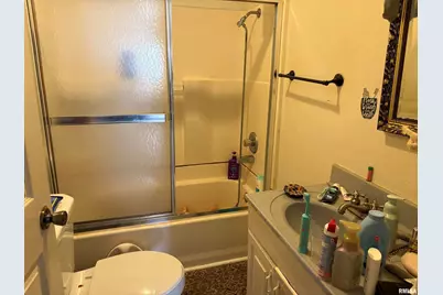 1210 S Hickory Street, Centralia, IL 62801 - Photo 9