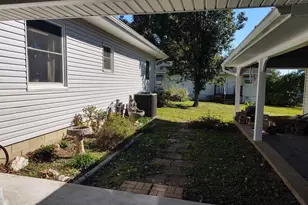 901 Locust St, Vienna, IL 62995 - Photo 7