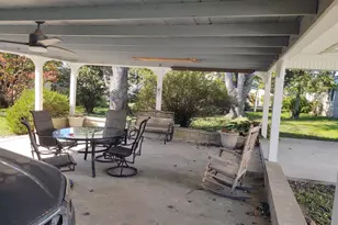 901 Locust St, Vienna, IL 62995 - Photo 11