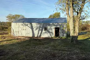 3305 Selmaville Rd, Salem, IL 62881 - Photo 17