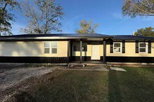 3305 Selmaville Rd, Salem, IL 62881 - Photo 1