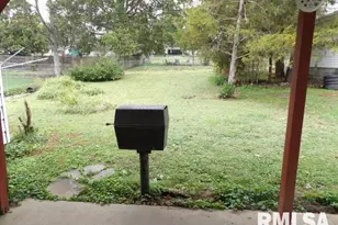 1111 Roosevelt St, Harrisburg, IL 62946 - Photo 5