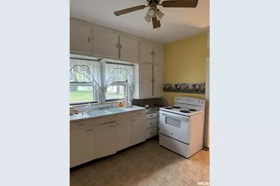 25 S Walnut Street, Tamaroa, IL 62888 - Photo 7