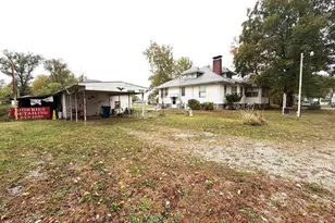 523 W 4th St, Centralia, IL 62801 - Photo 9