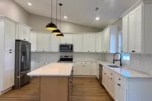 12570 Hudgens Rd, Marion, IL 62959 - Photo 9