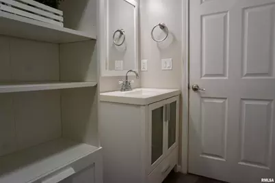 310 N 4th Street, Earlville, IL 62932 - Photo 9