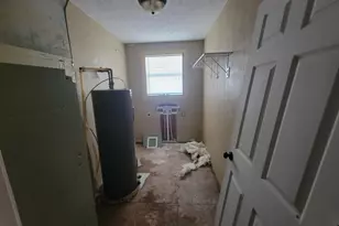 208 N Washington St, Hurst, IL 62949 - Photo 9