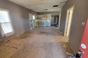 208 N Washington St, Hurst, IL 62949 - Photo 3