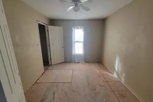 208 N Washington St, Hurst, IL 62949 - Photo 7