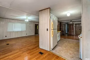 208 W Pennsylvania Ave, Pittsburg, IL 62974 - Photo 7