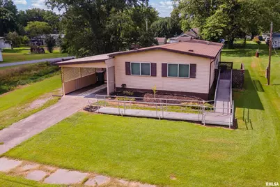 208 W Pennsylvania Avenue, Pittsburg, IL 62974 - Photo 1