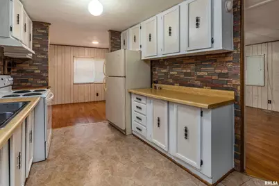 208 W Pennsylvania Avenue, Pittsburg, IL 62974 - Photo 9