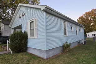 1028 S Roosevelt St, Harrisburg, IL 62946 - Photo 3